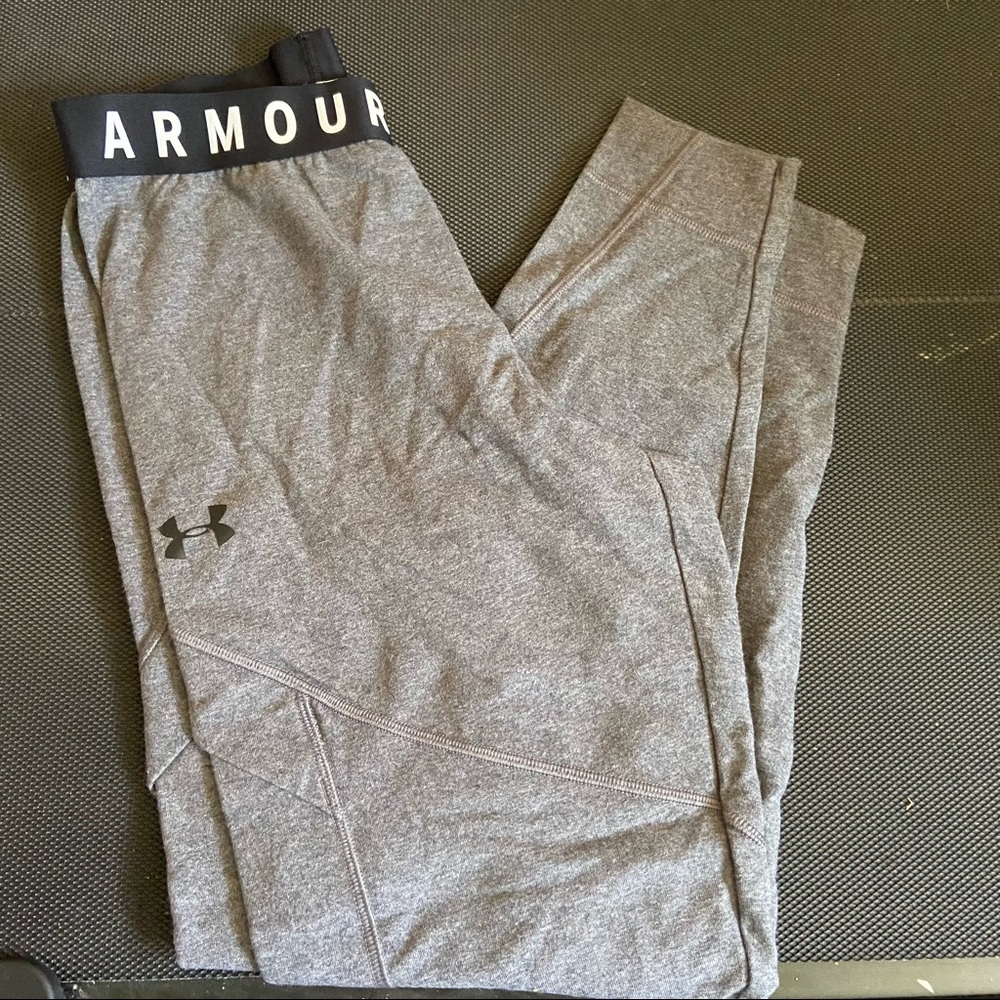 Under armour joggers with 4 pockets